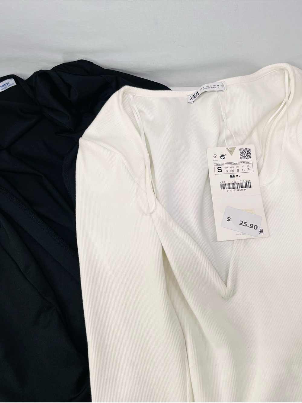 Zara White and Black Ribbed V-Neck Long Sleeve bodysuits